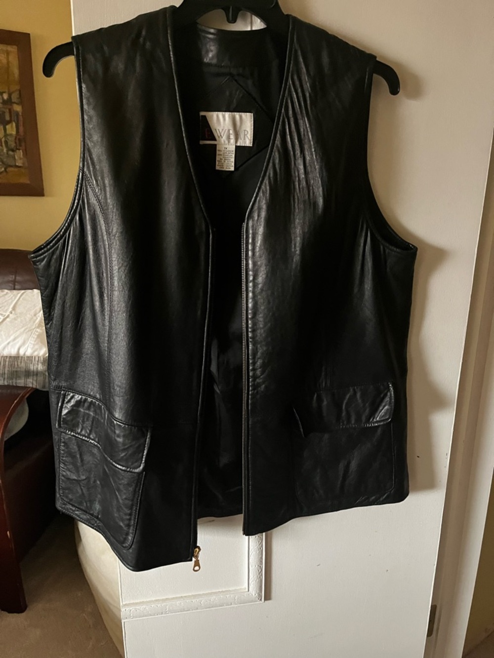 E Wear Black Leather Zip-Front Vest